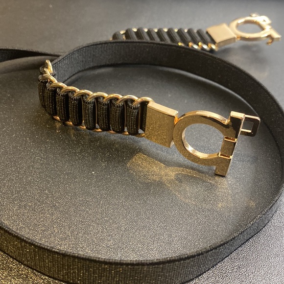 Womens Black and gold clasp belt elasticated 66cm Like new ✨✨ - Picture 3 of 7